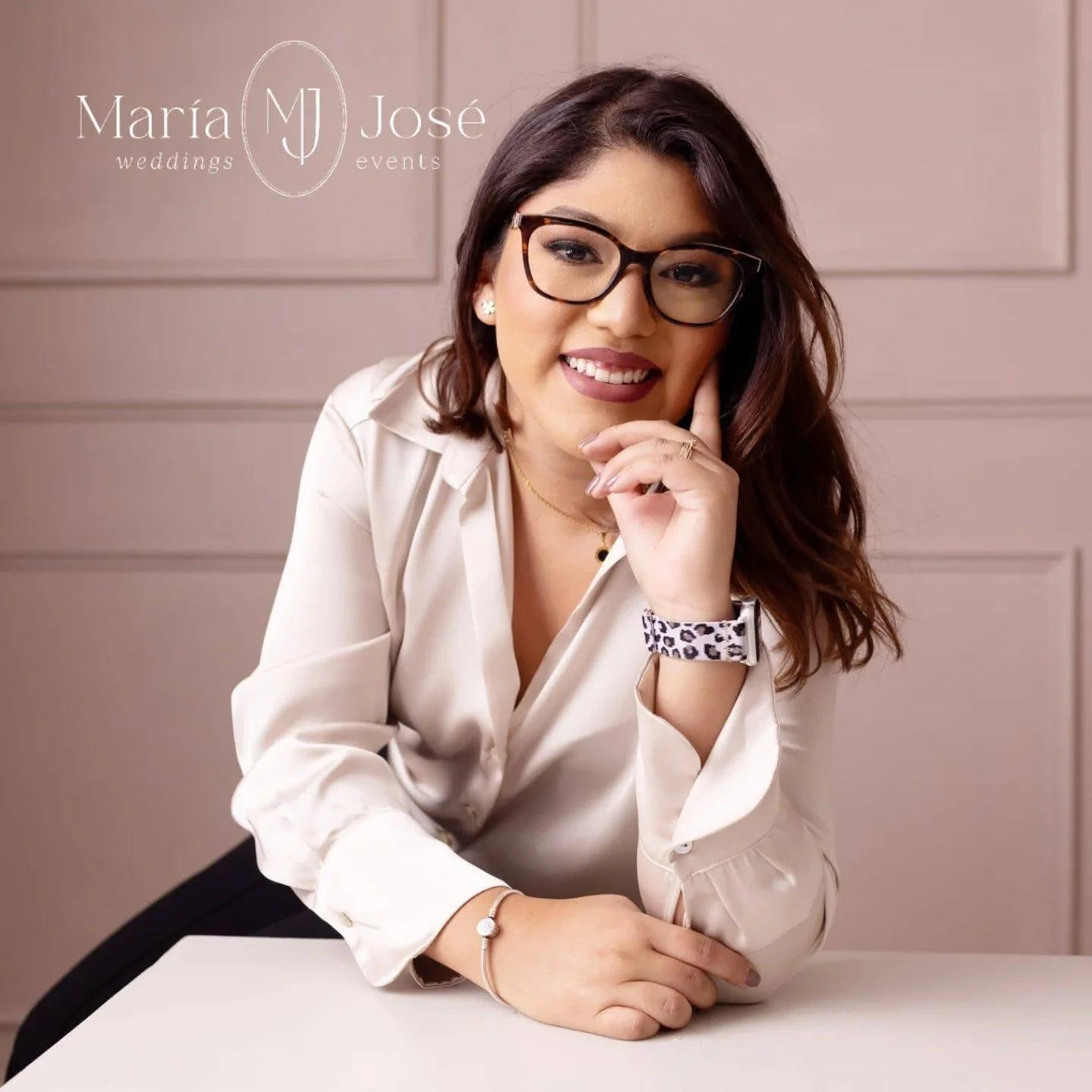 Retrato profesional de María José, wedding planner